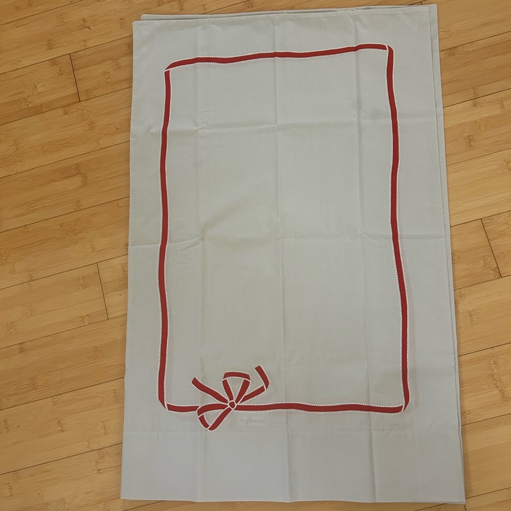 Vintage Geoffrey Beene pillowcases
